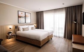 Strand Suites